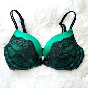 Victoria’s Secret Very Sexy Plunge 36C